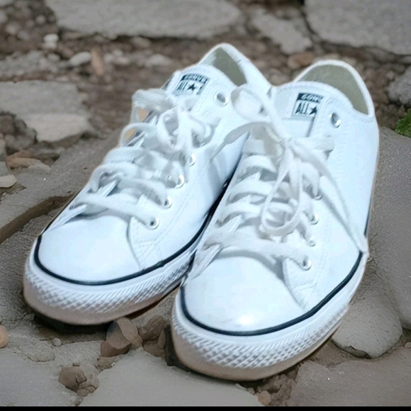 Converse Chuck Taylor All Star Low Color OX White Men's Size 9 - Women's Size 11 - Picture 1 of 13